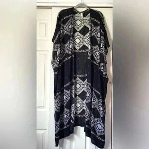 Tokyo Darling Kimono Women Size M Black Open Front Geometric Print Short Sleeves